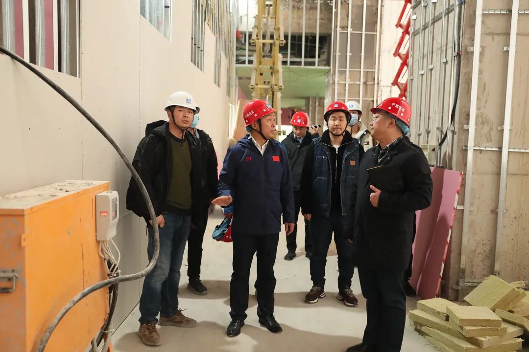 公司领导检查第八届全国大众冰雪季冰上赛事场馆改造工作