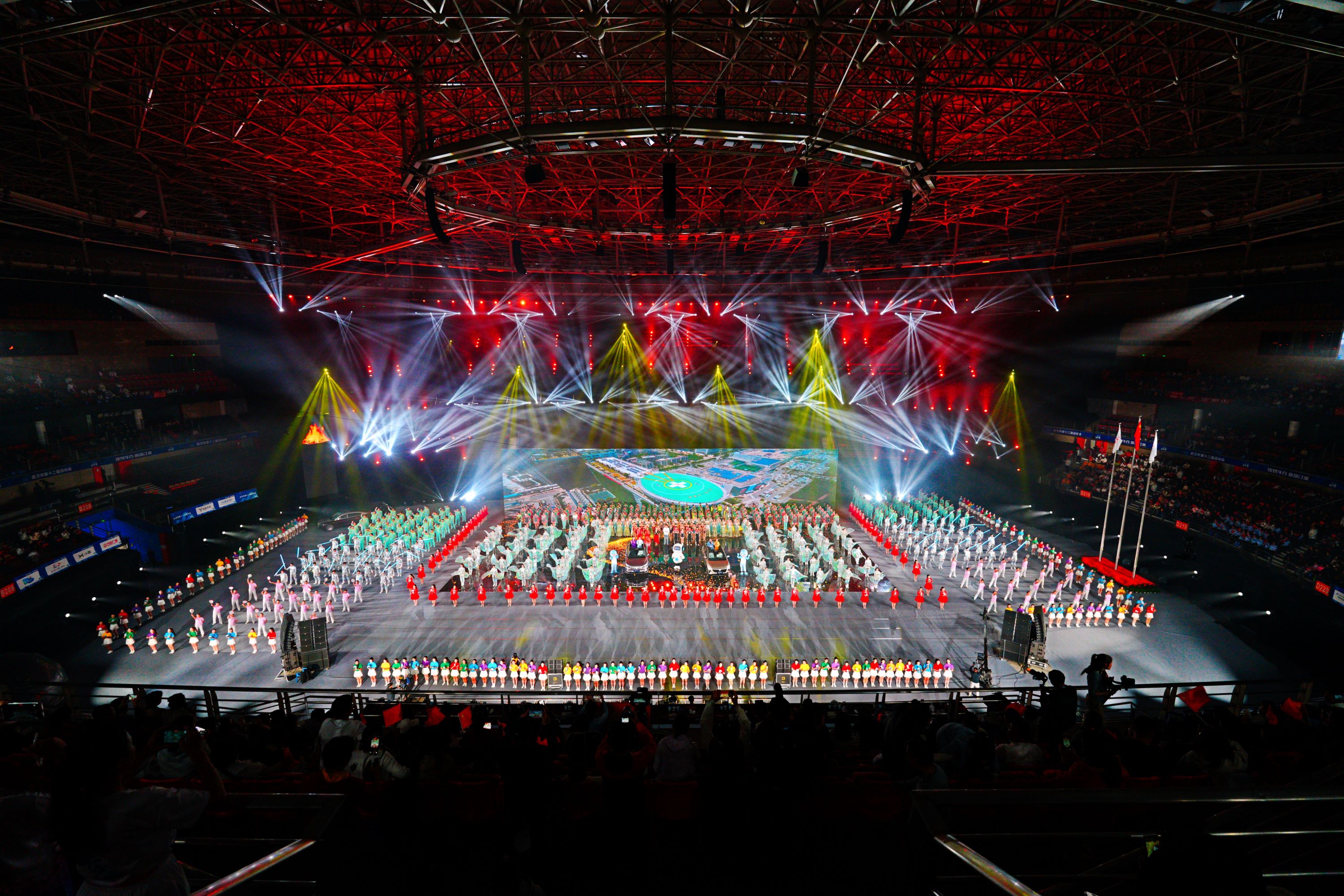 武汉市第十二届运动会在中国车谷·武汉体育中心开幕