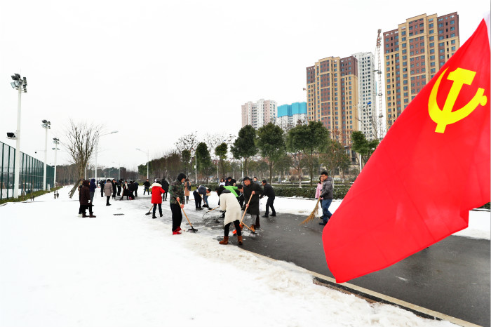 一场雪，体育中心美得不要不要的 但最美的风景还是他们(图7)