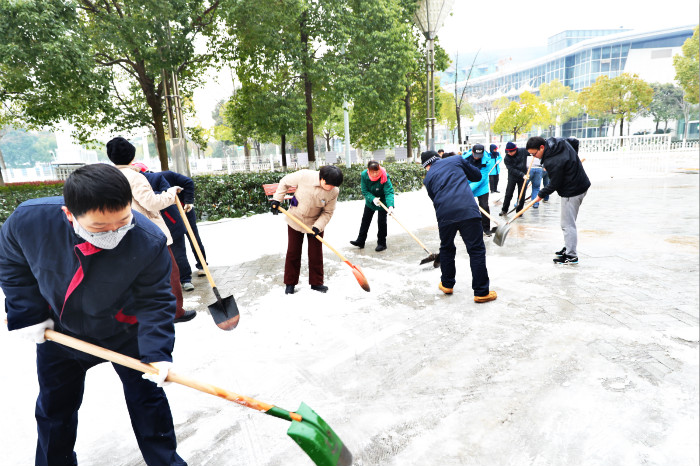 一场雪，体育中心美得不要不要的 但最美的风景还是他们(图15)