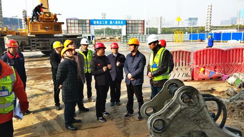 区建设局调研体育中心军运会场馆建设