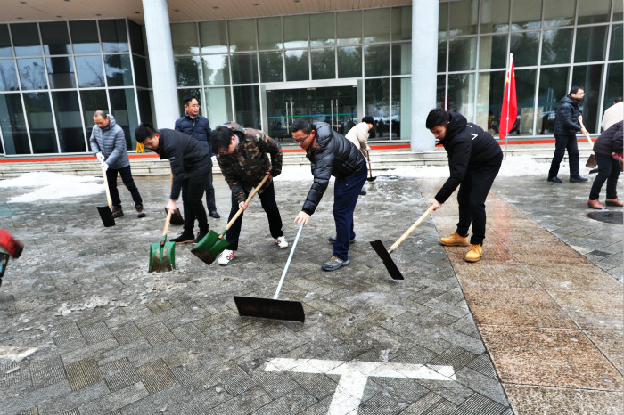 一场雪，体育中心美得不要不要的</br>但最美的风景还是他们(图12)