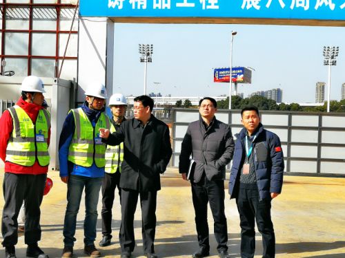 胡亚波调研体育中心军运会场馆建设(图1)