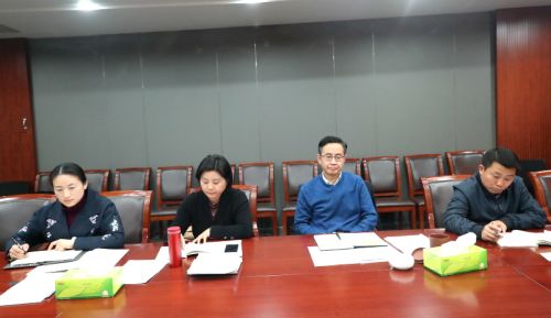 冯爱明参加指导公司领导班子民主生活会(图2)