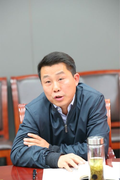 冯爱明参加指导公司领导班子民主生活会(图5)