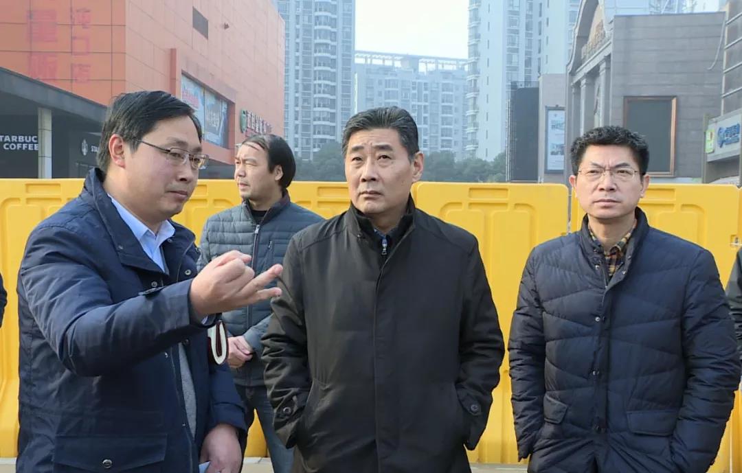 彭浩到武汉体育中心现场办公 检查推进军运会场馆建设和环境提升工作(图2)