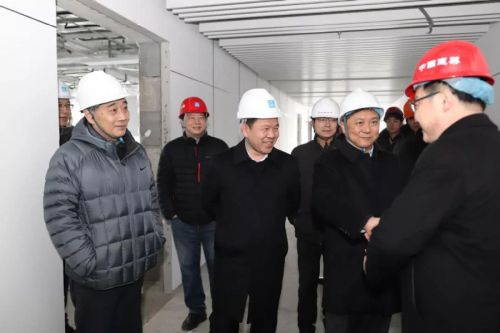 市委常委、宣传部长张世华调研军运会主媒体中心(图1)