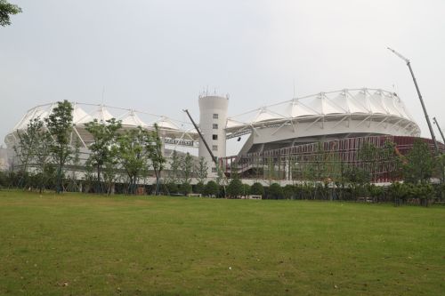 彭浩考察武汉体育中心体育场(图2)