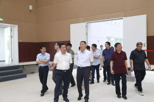 张世华现场调研加快军运会主媒体中心后期建设(图3)