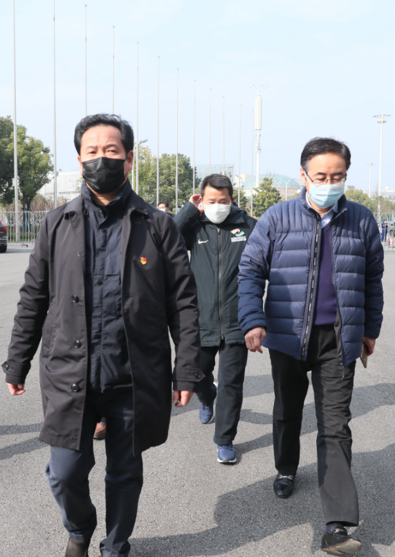 日夜赶织生命之网 武汉体育中心“方舱医院”建设完成 彭浩要求同时间赛跑与病魔较量(图5)
