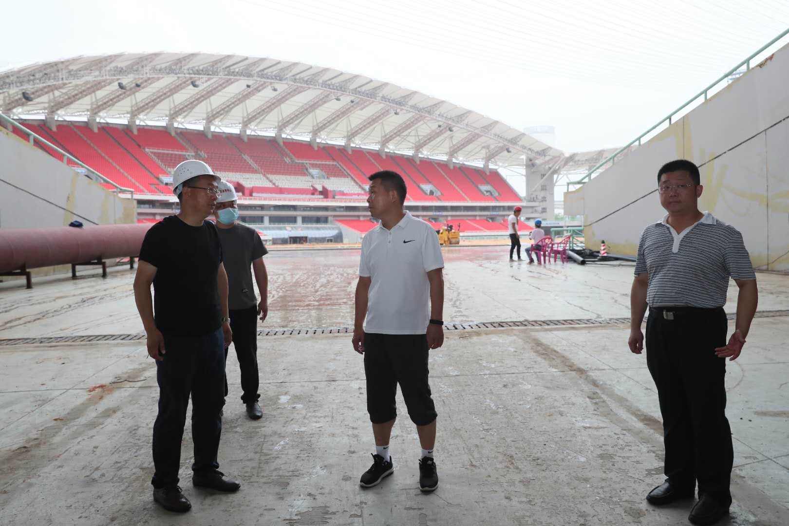 落实安全生产责任，强化暴雨应急措施，确保复工复产工作顺利推进