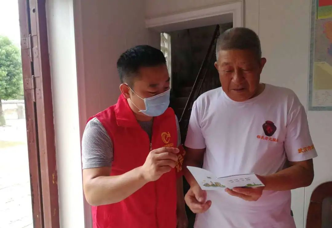 公司党员下沉社区开展志愿服务(图3)