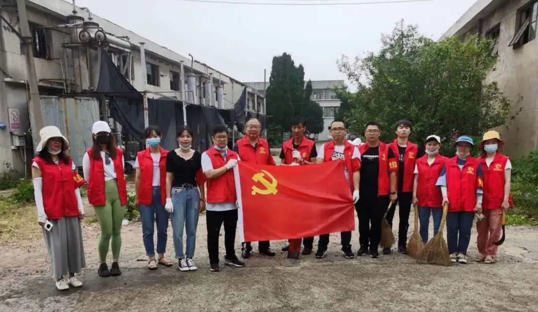 公司党员下沉社区开展志愿服务(图6)