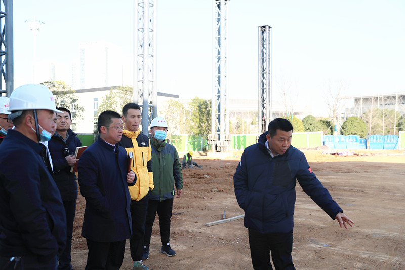 公司领导检查军运会赛后利用项目建设(图6) 公司领导检查军运会赛后利用项目建设(图6)